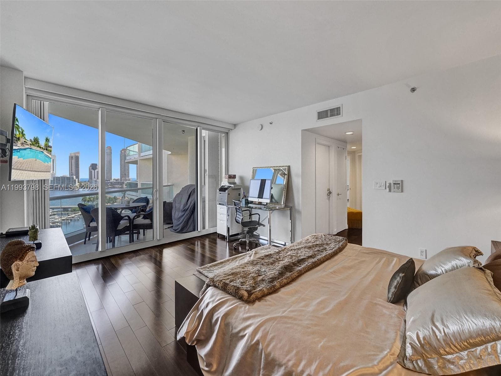 7000 Island Blvd # 1207, Aventura FL 33160 — 27