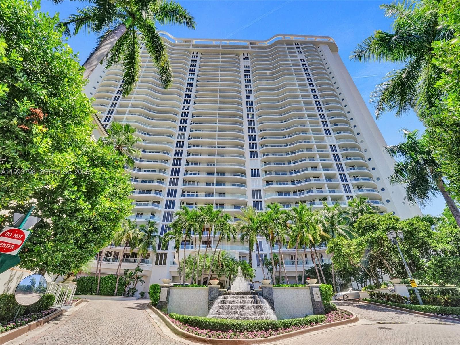 7000 Island Blvd # 1207, Aventura FL 33160 — 52