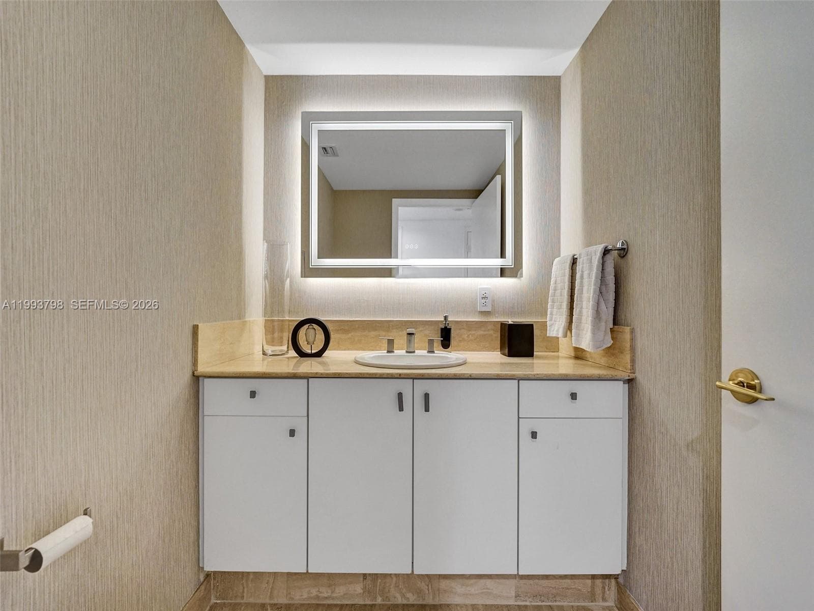7000 Island Blvd # 1207, Aventura FL 33160 — 17