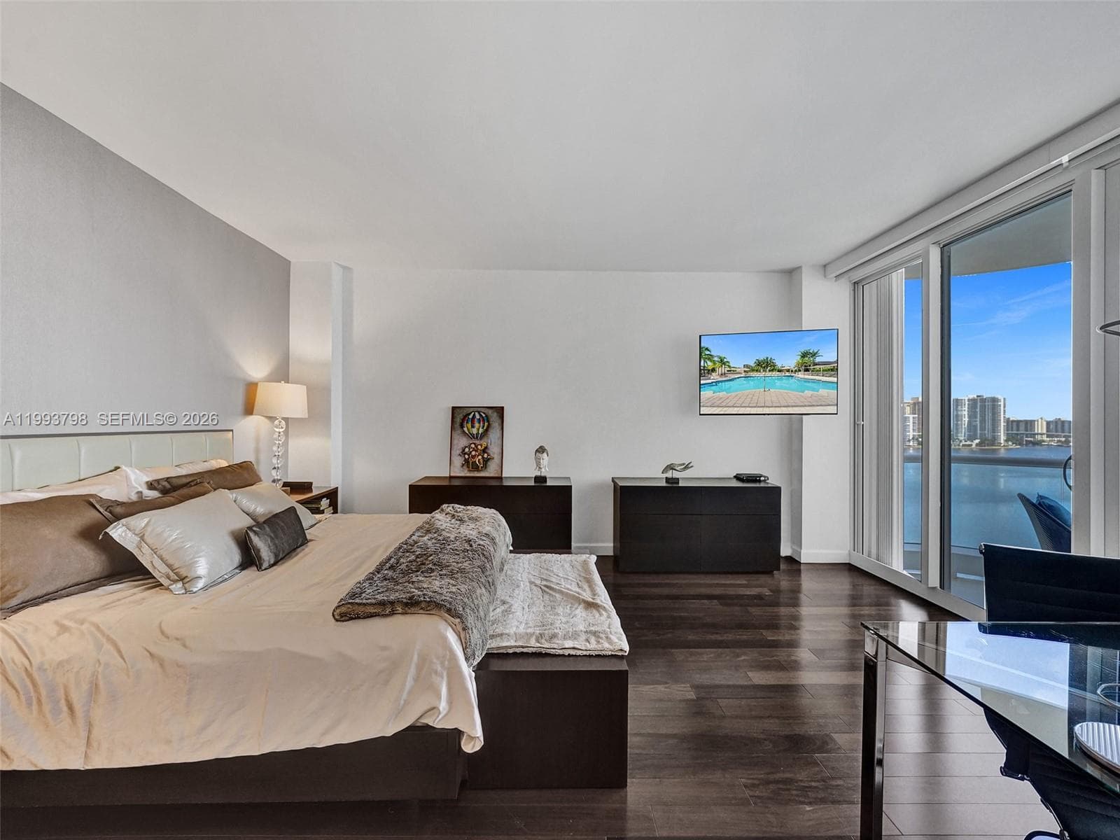 7000 Island Blvd # 1207, Aventura FL 33160 — 26