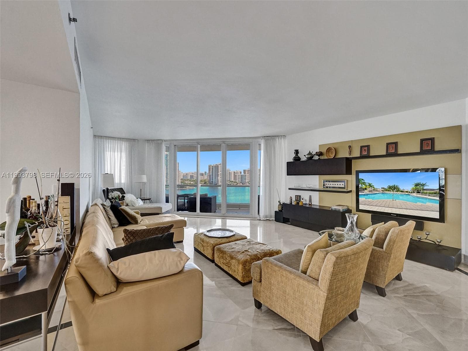 7000 Island Blvd # 1207, Aventura FL 33160 — 1