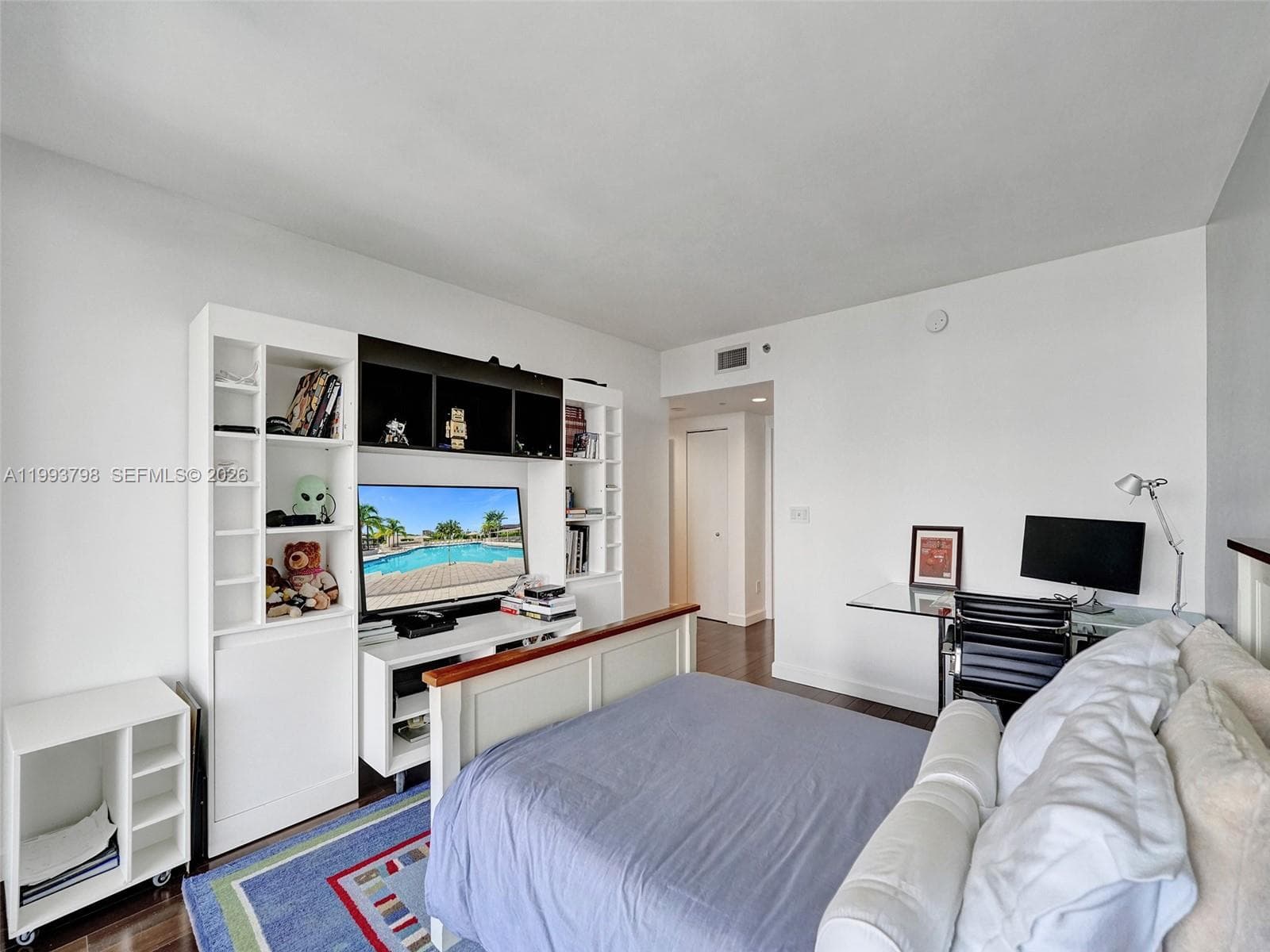 7000 Island Blvd # 1207, Aventura FL 33160 — 38