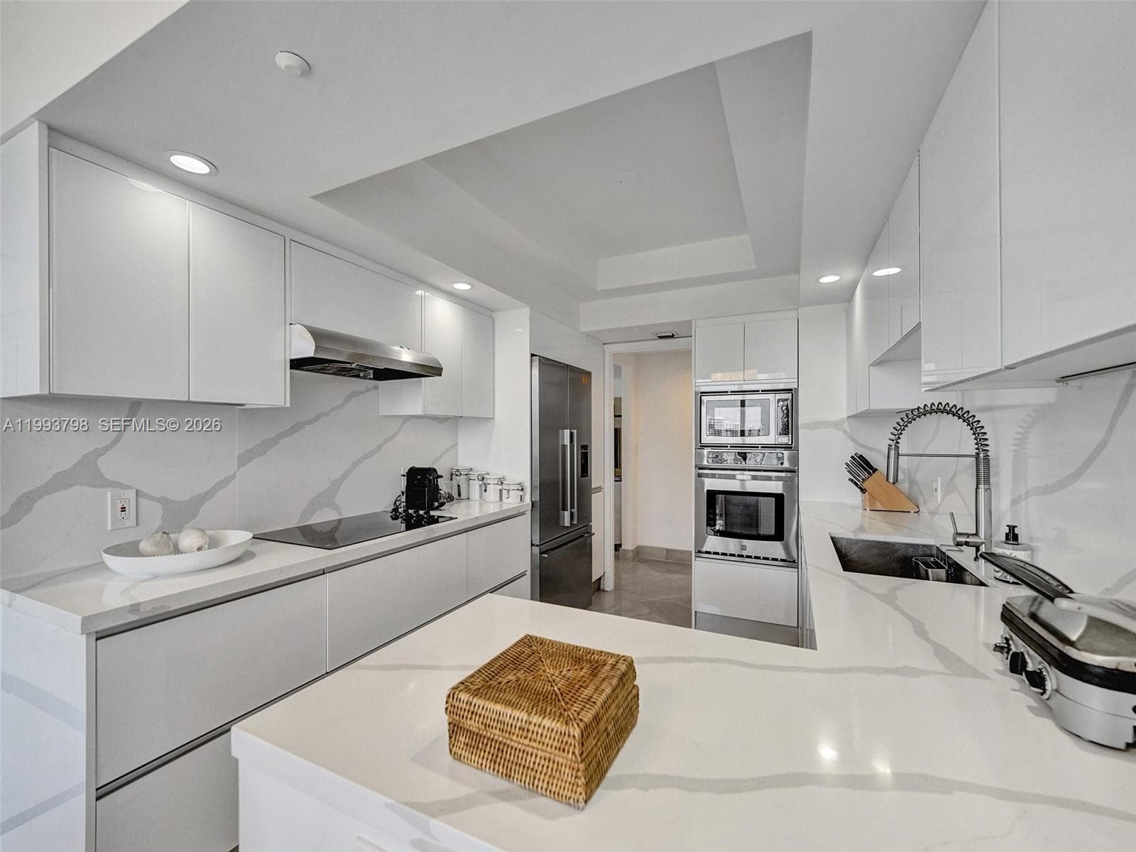 7000 Island Blvd # 1207, Aventura FL 33160 — 14