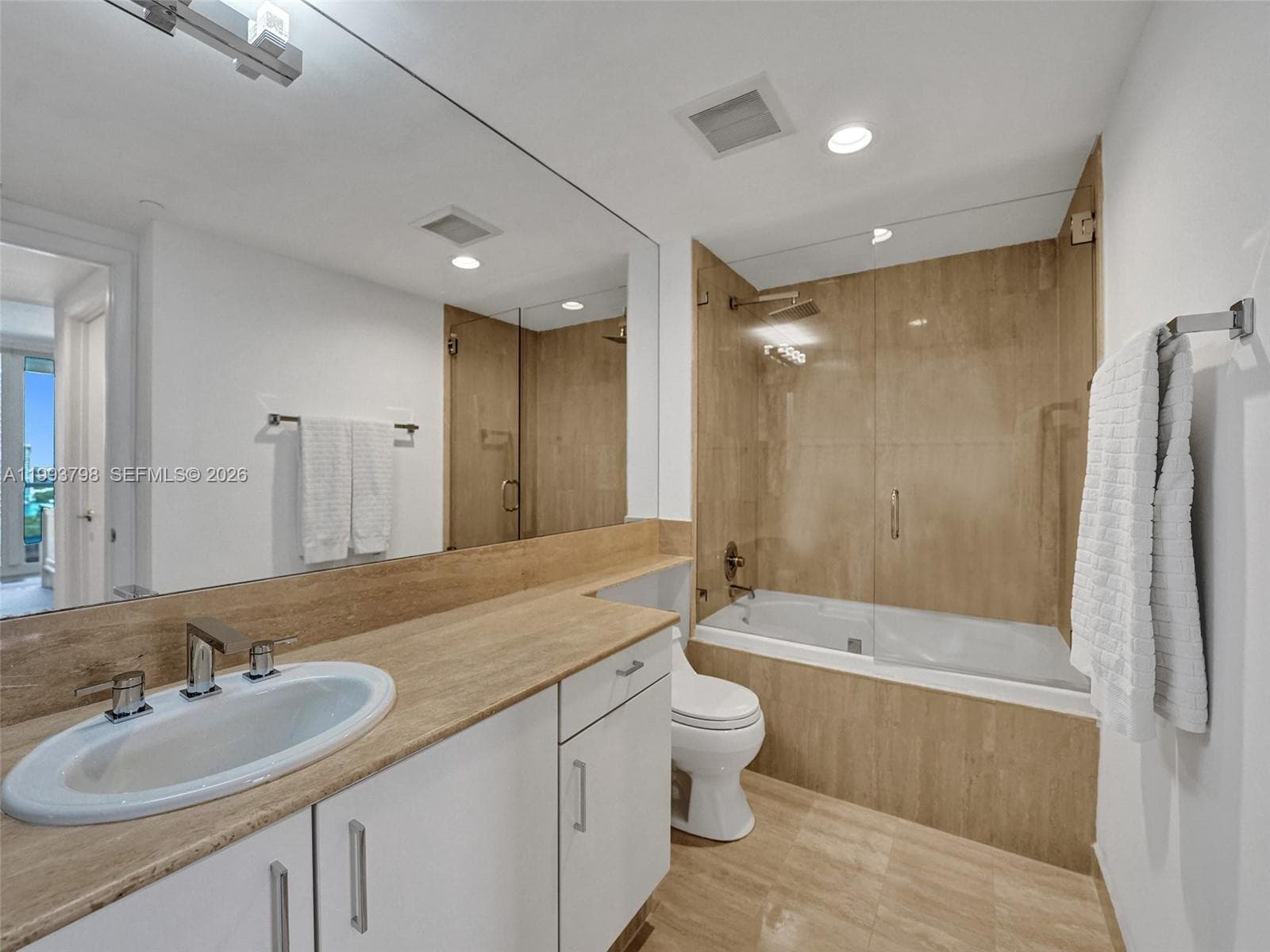 7000 Island Blvd # 1207, Aventura FL 33160 — 41