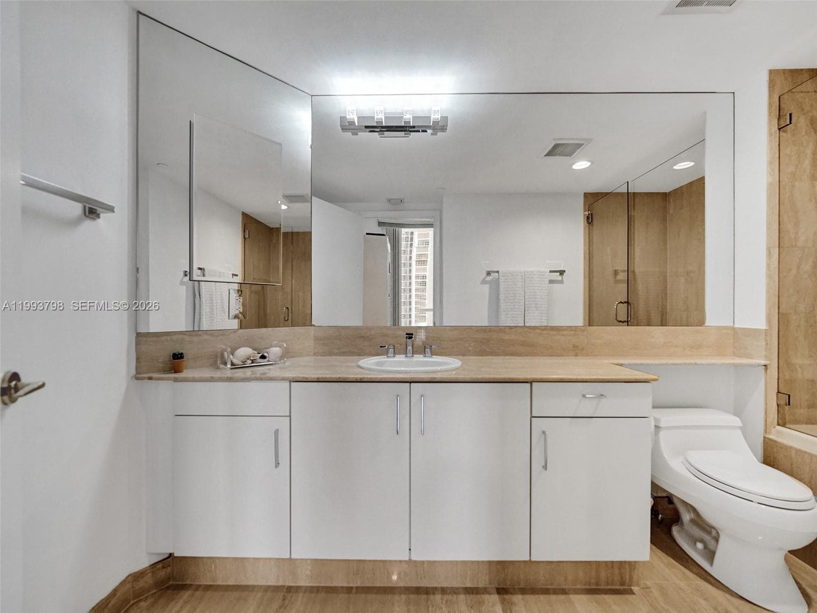7000 Island Blvd # 1207, Aventura FL 33160 — 40