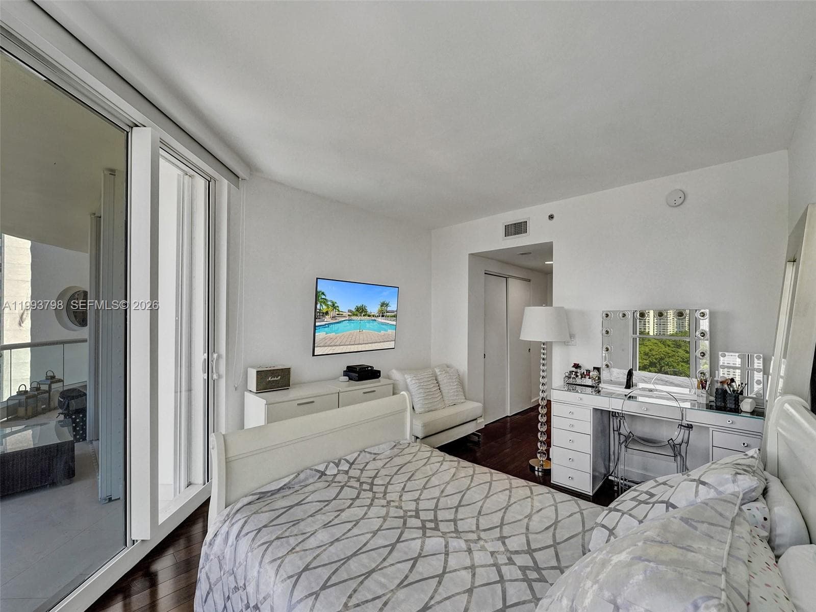 7000 Island Blvd # 1207, Aventura FL 33160 — 35