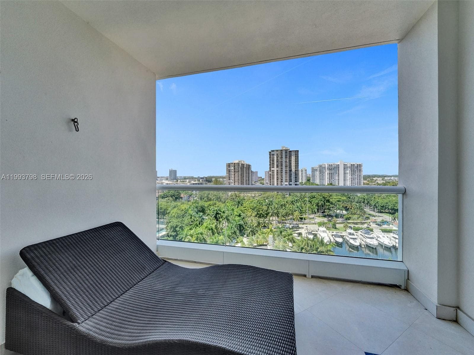 7000 Island Blvd # 1207, Aventura FL 33160 — 39