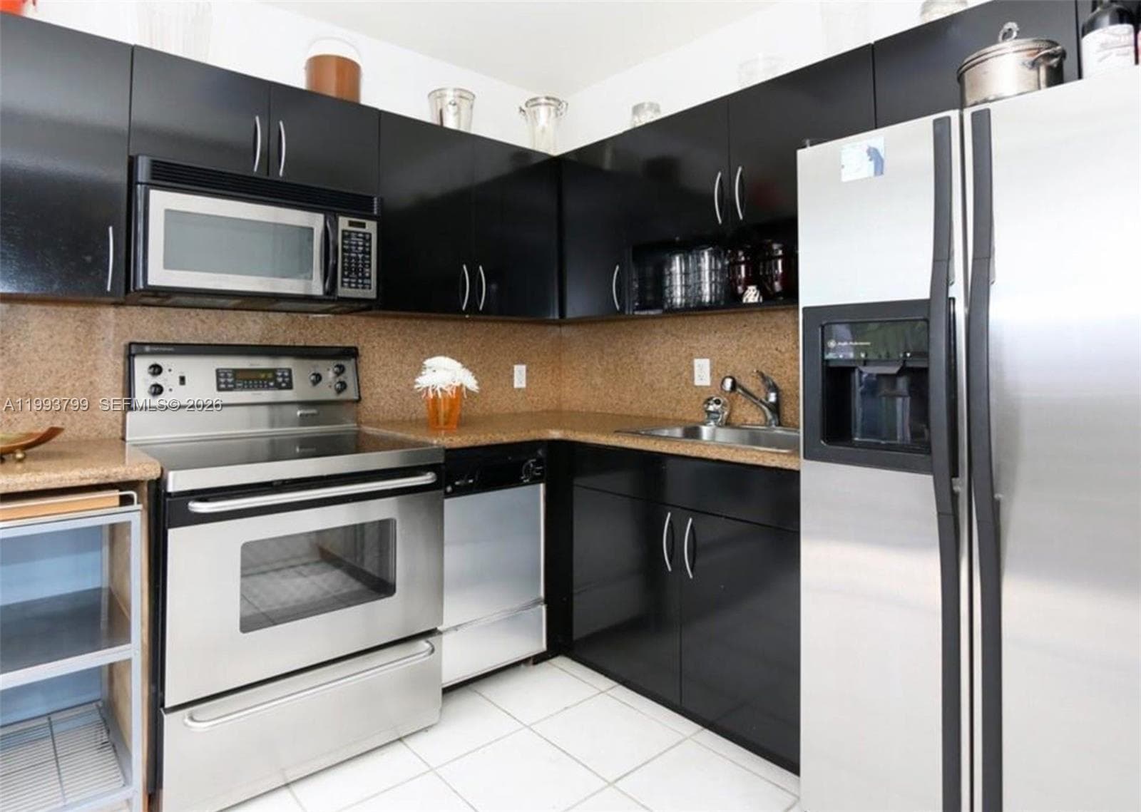 1018 Meridian Ave # 6, Miami Beach FL 33139 — 16