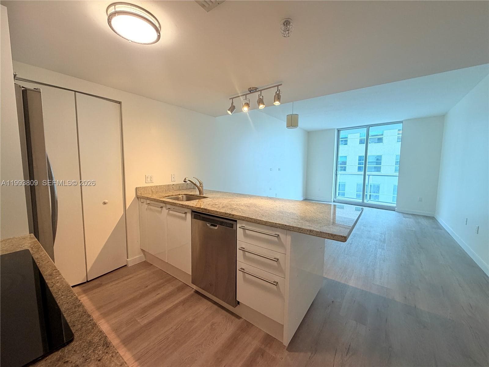 185 SW 7 ST # 2510, Miami FL 33130 — 3