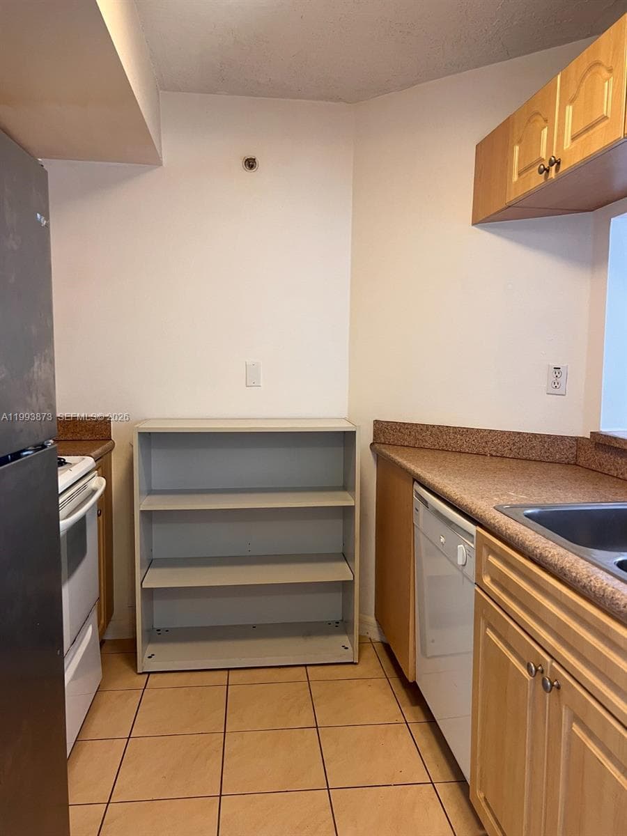 102 SW 6th ave # 508, Miami FL 33130 — 13