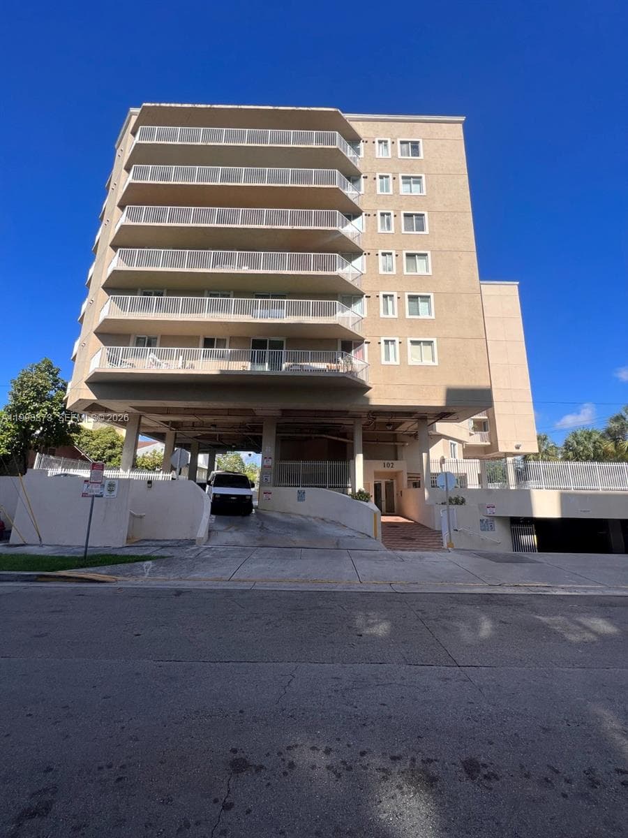 102 SW 6th ave # 508, Miami FL 33130 — 1