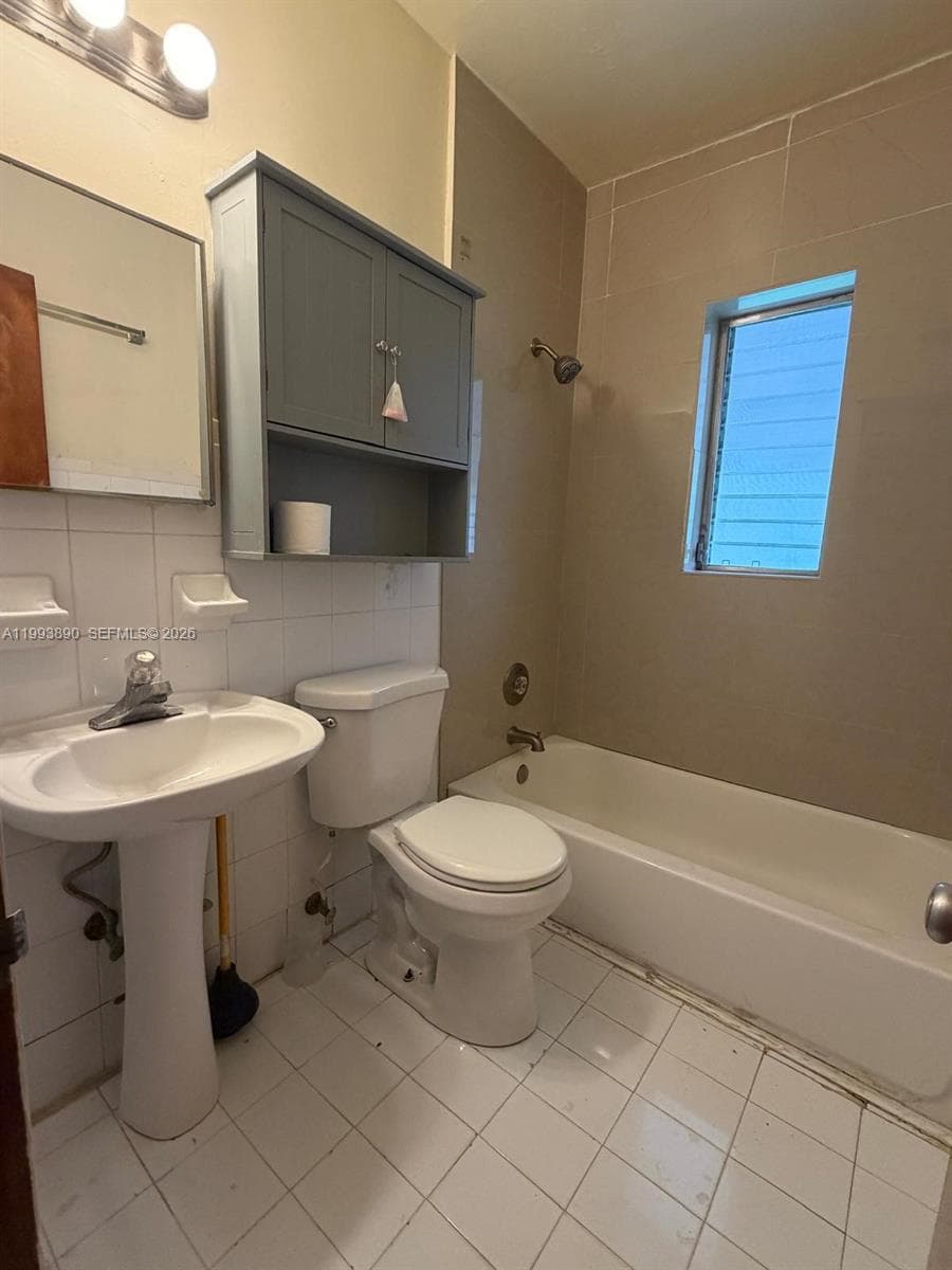 6371 SW 34th St, Miami FL 33155 — 5