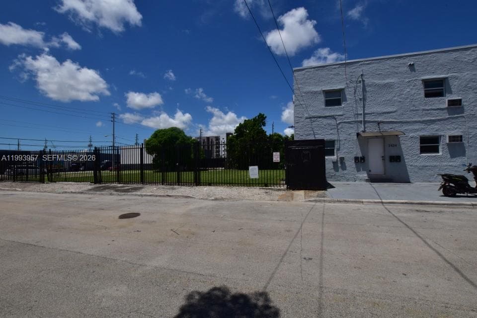 2410 NW 7th Ct, Miami FL 33127 — 6