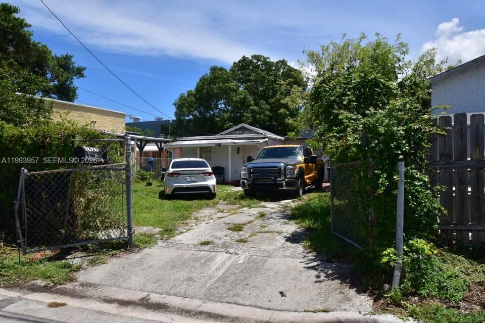 2410 NW 7th Ct, Miami FL 33127 — 7