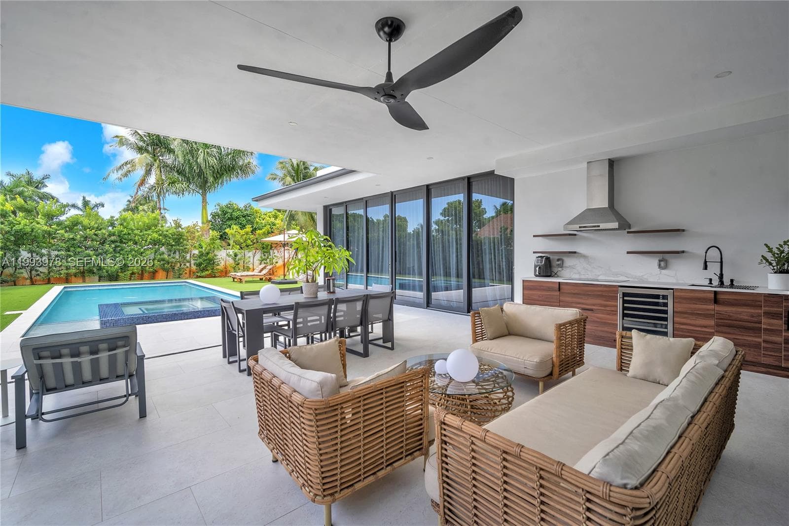 46 NE 162nd St, Miami FL 33162 — 14