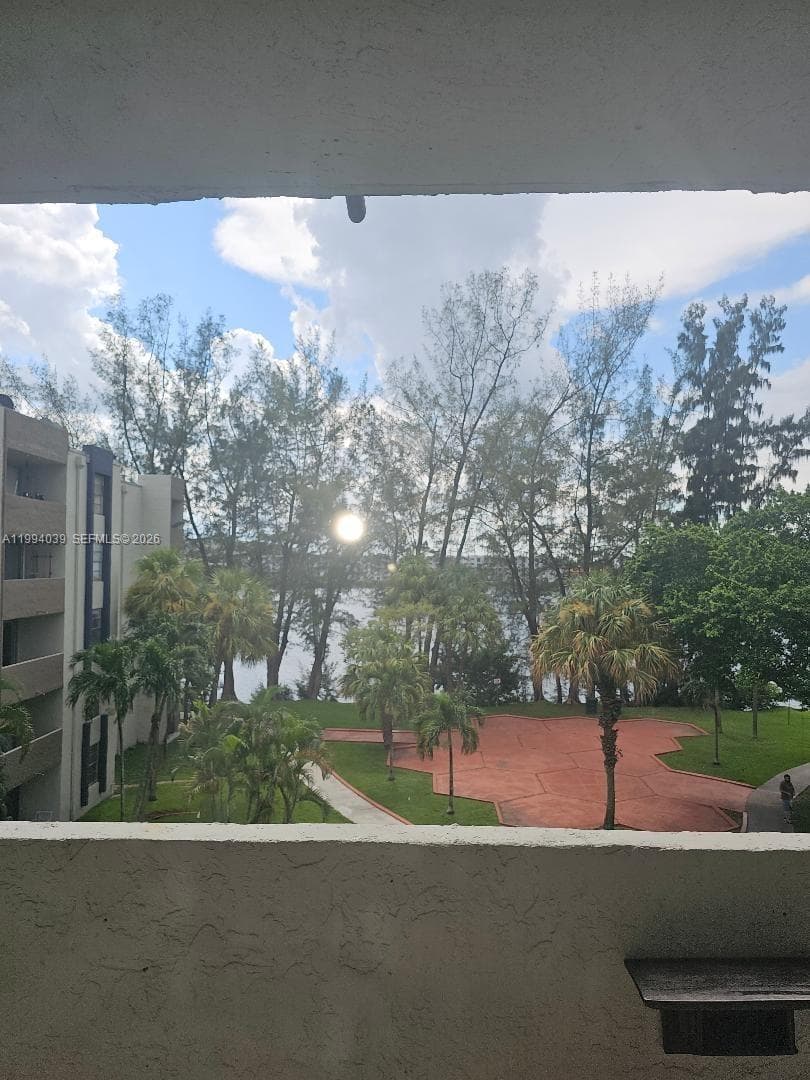 10000 NW 80th Ct # 2415, Hialeah Gardens FL 33016 — 1