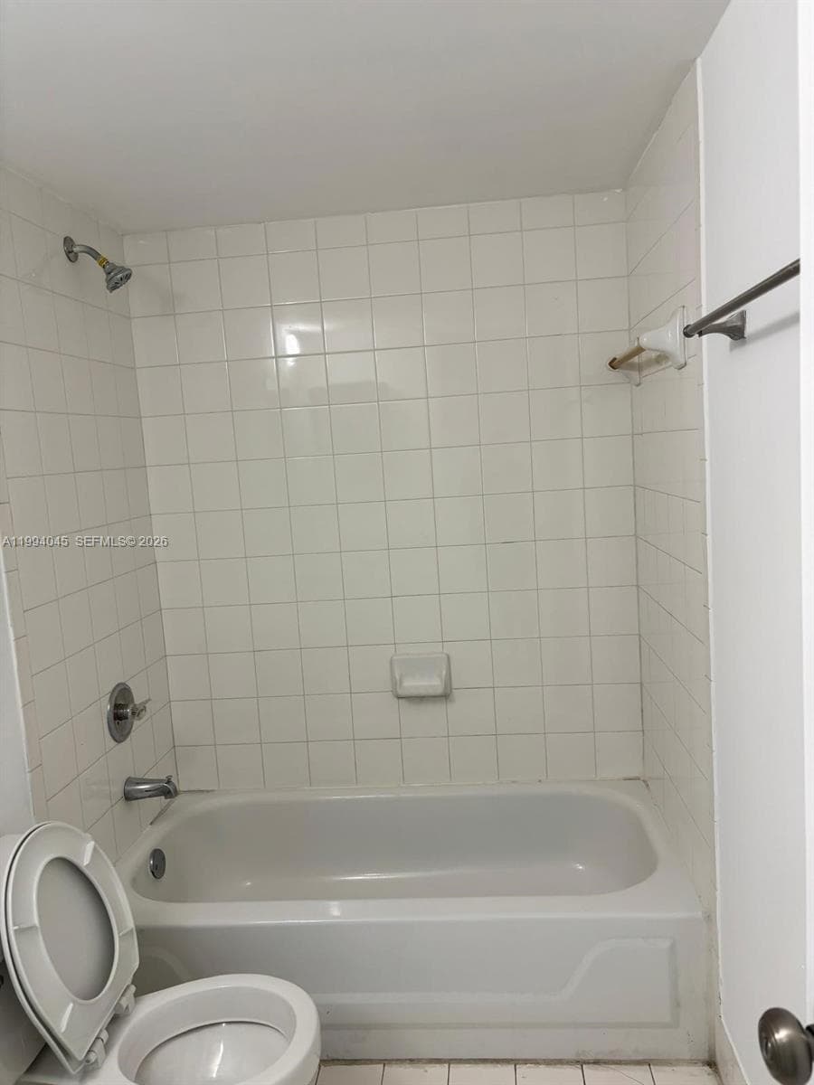 Villa Rustica I Condo, Hialeah, FL — 5