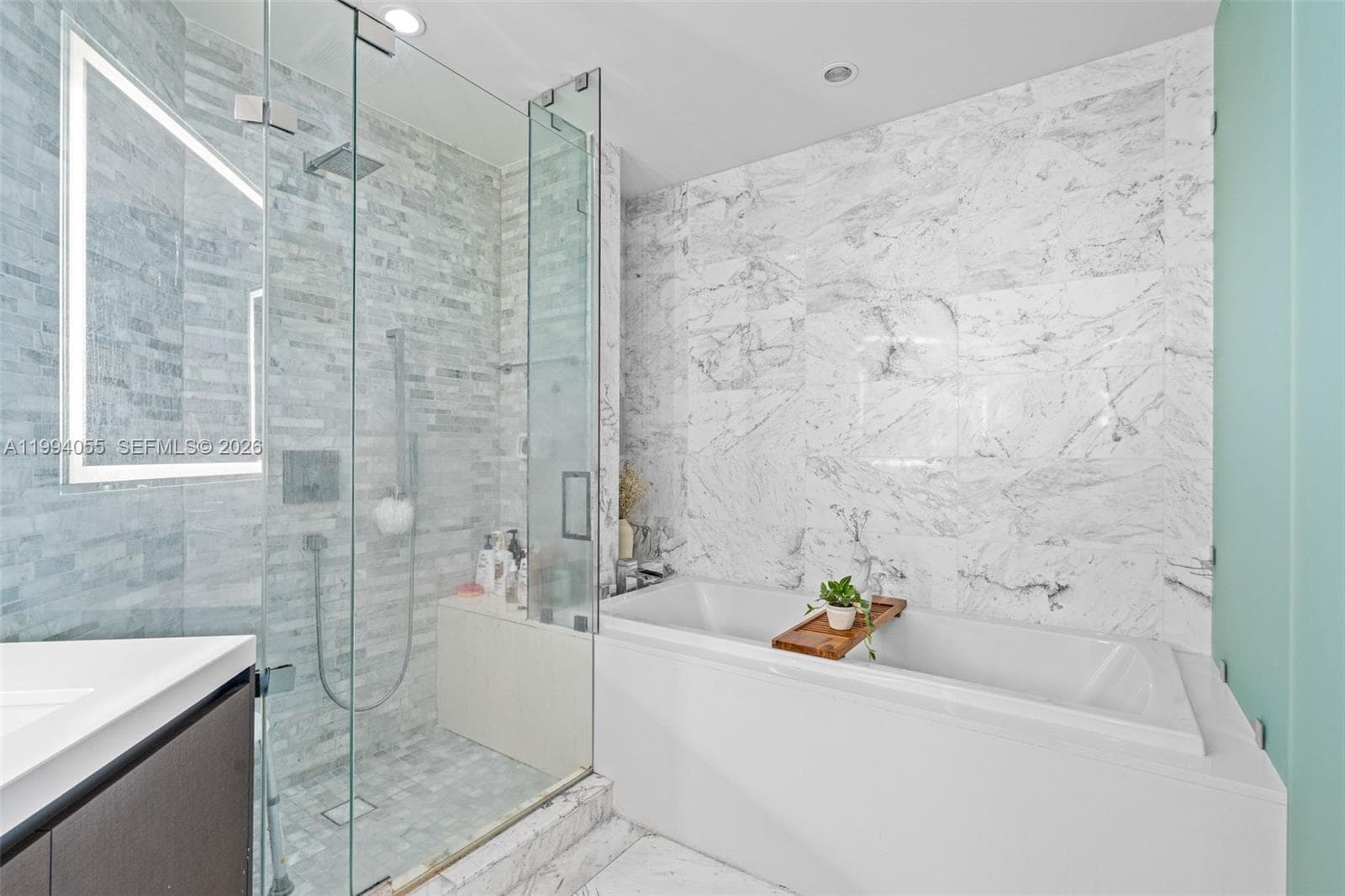 851 NE 1st Ave # 1205, Miami FL 33132 — 27
