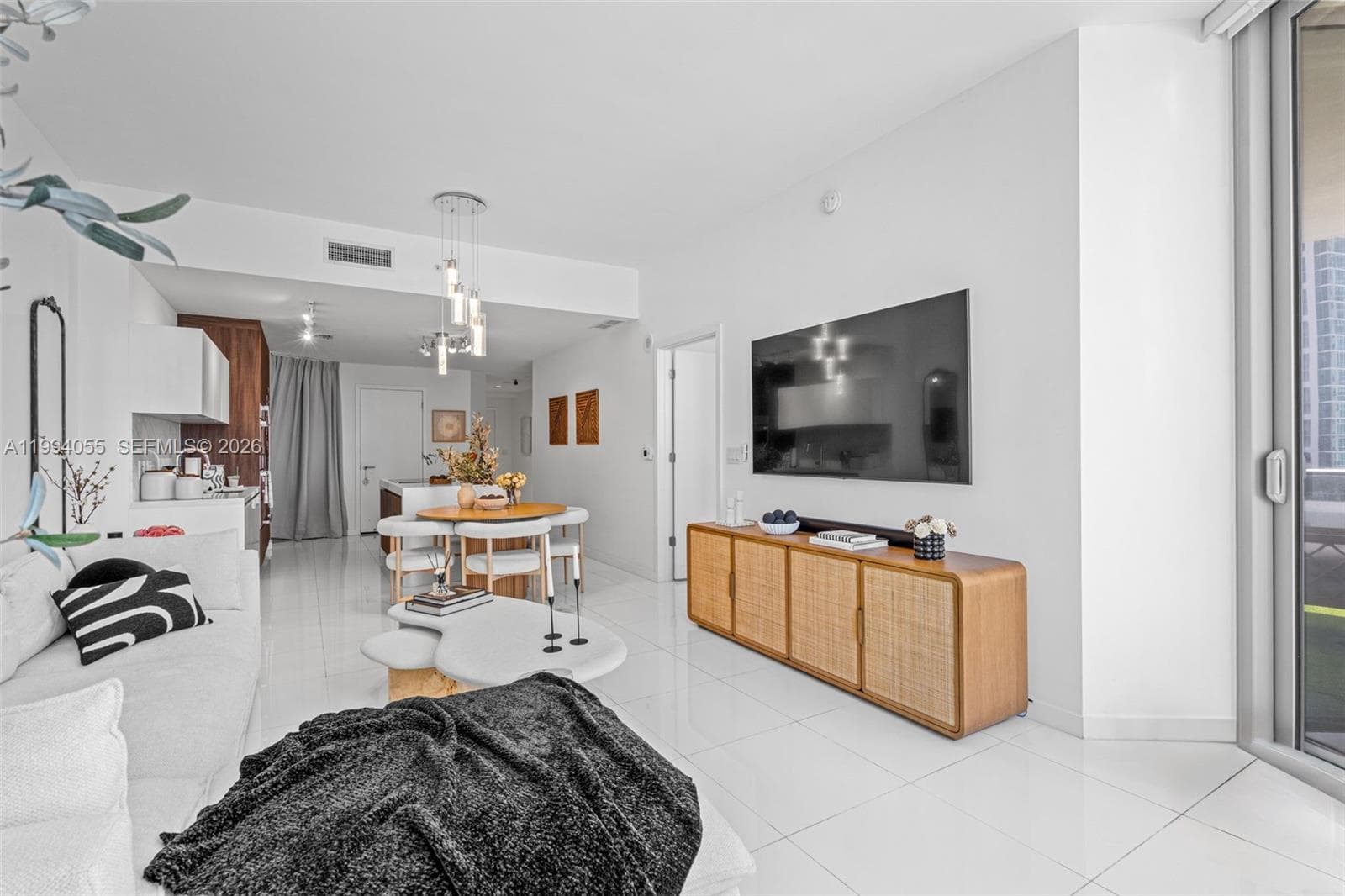 851 NE 1st Ave # 1205, Miami FL 33132 — 20
