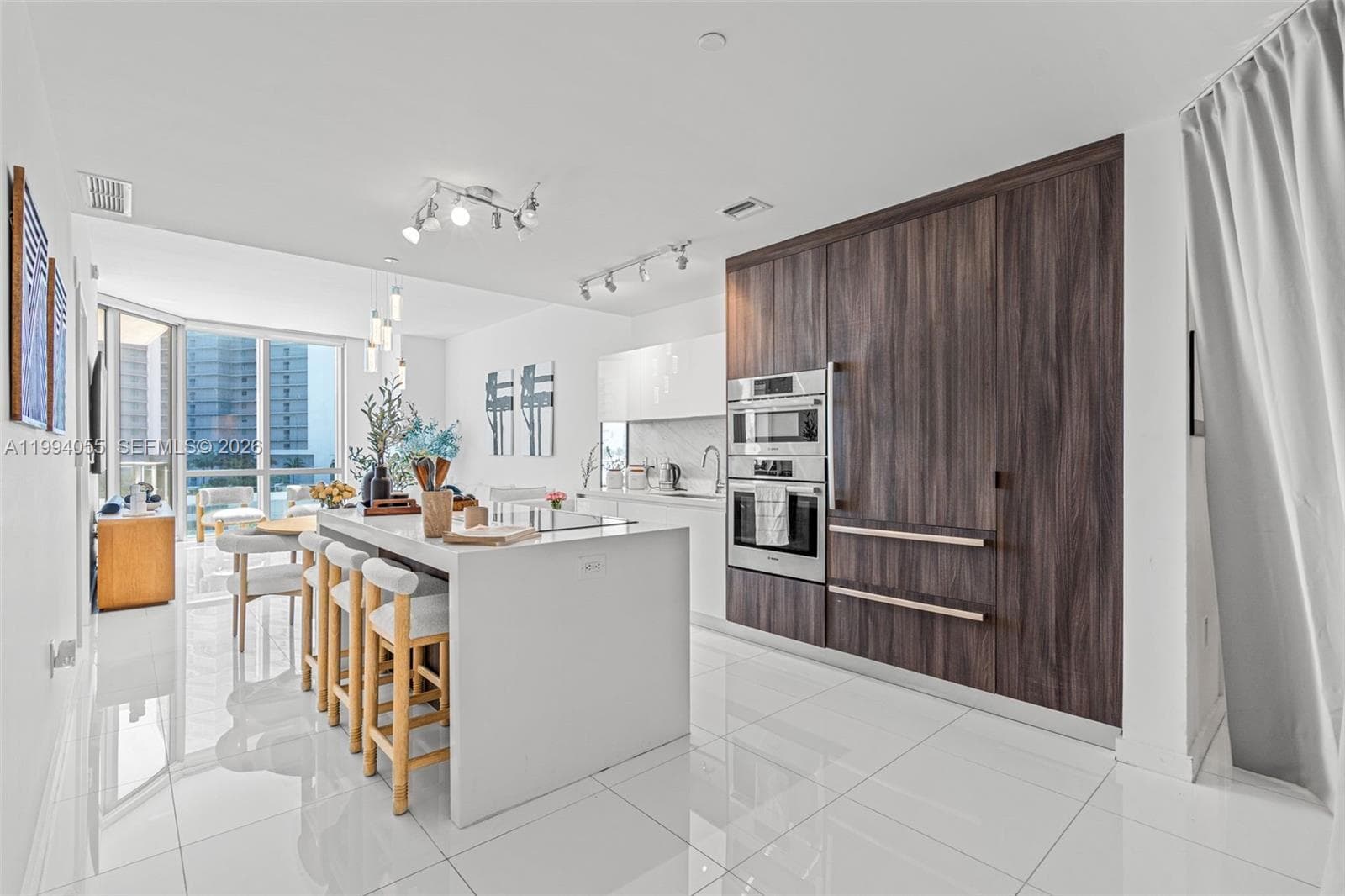 851 NE 1st Ave # 1205, Miami FL 33132 — 9