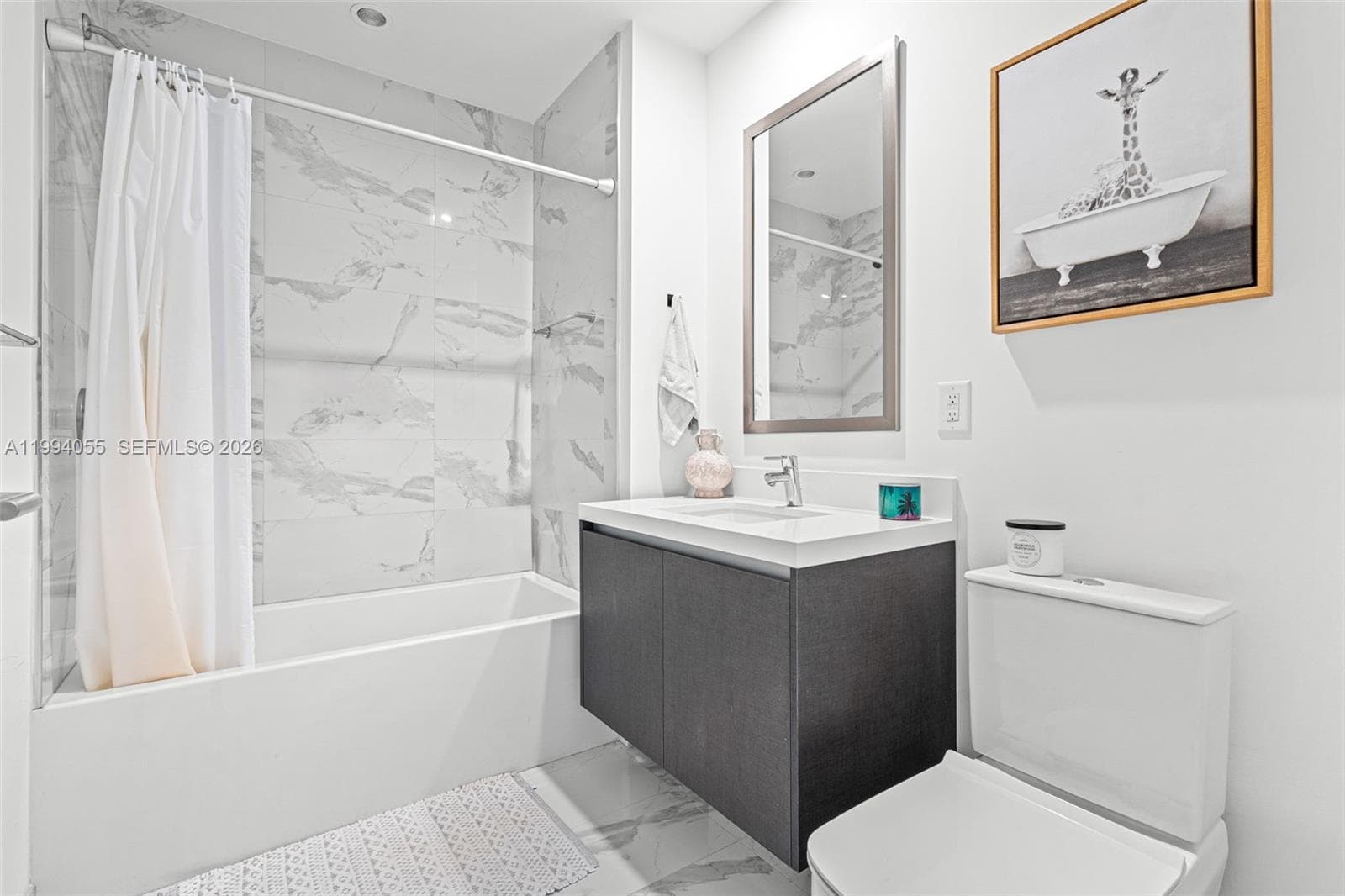 851 NE 1st Ave # 1205, Miami FL 33132 — 30