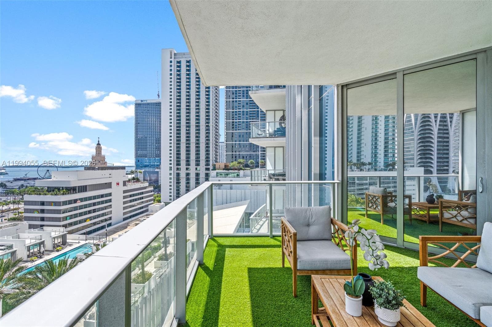 851 NE 1st Ave # 1205, Miami FL 33132 — 34