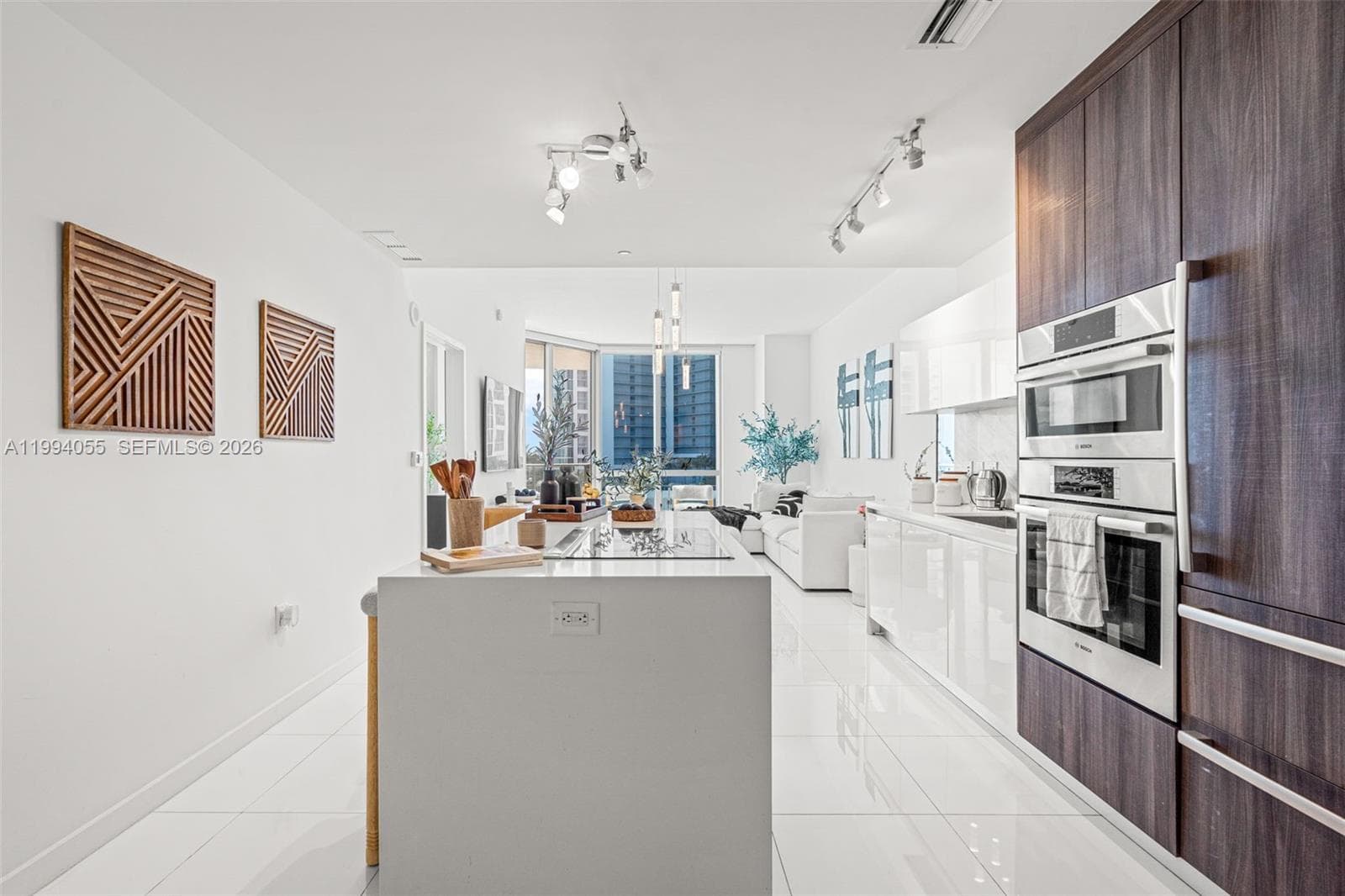 851 NE 1st Ave # 1205, Miami FL 33132 — 10