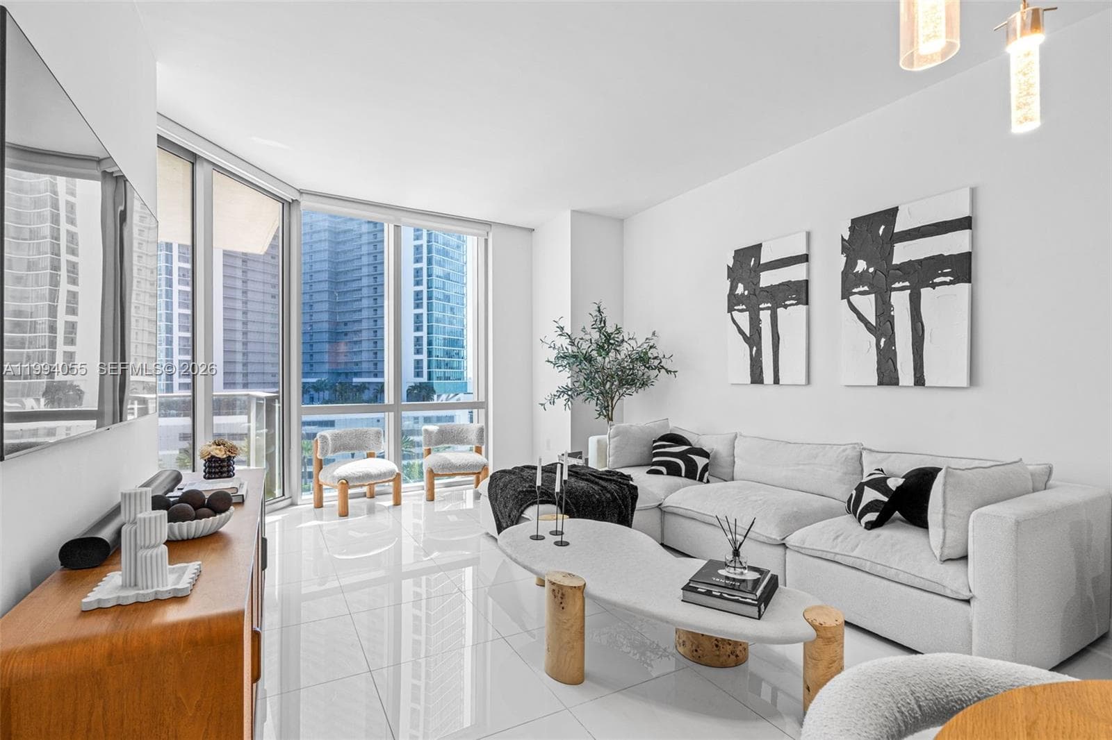 851 NE 1st Ave # 1205, Miami FL 33132 — 14