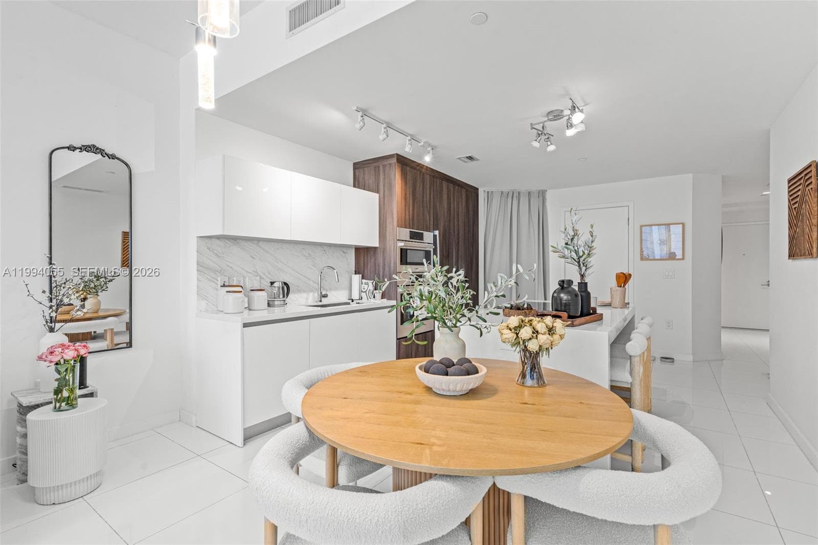 851 NE 1st Ave # 1205, Miami FL 33132 — 15