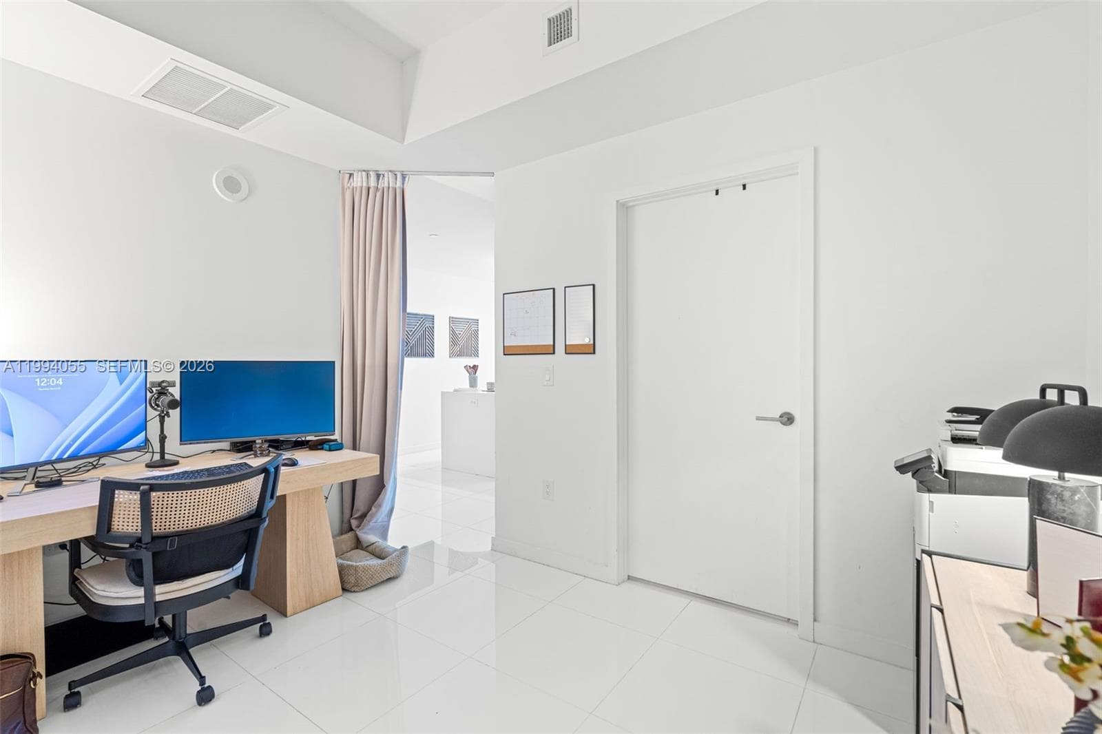 851 NE 1st Ave # 1205, Miami FL 33132 — 29