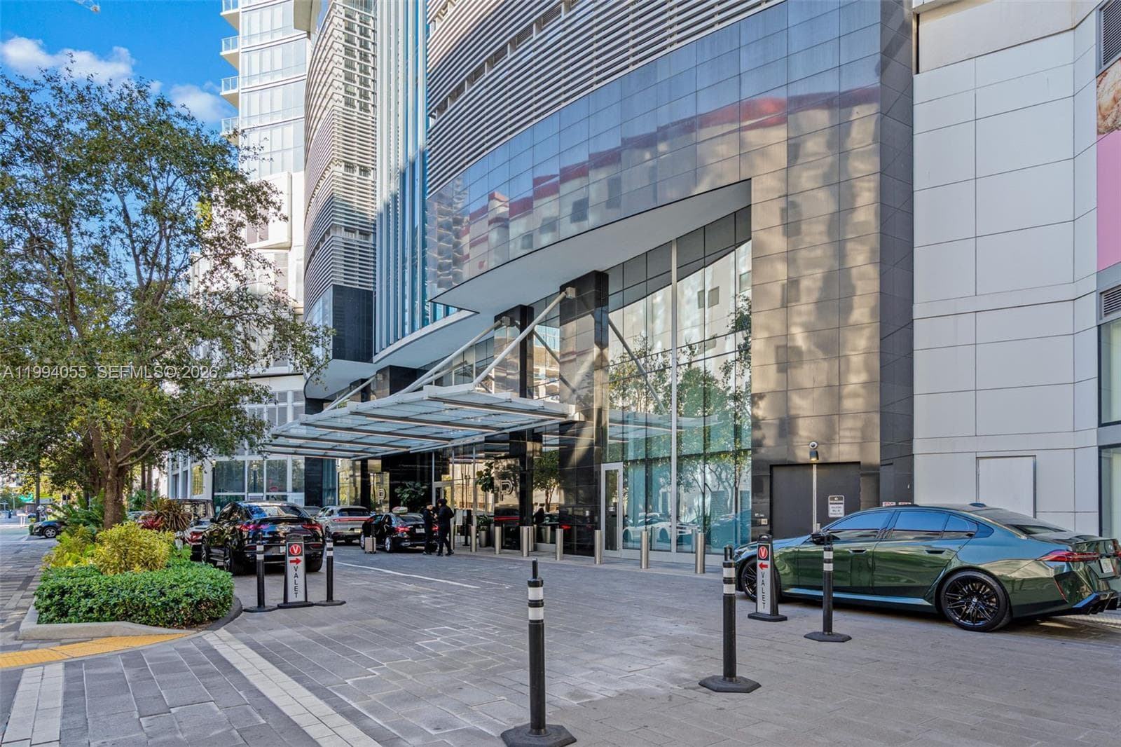 851 NE 1st Ave # 1205, Miami FL 33132 — 4