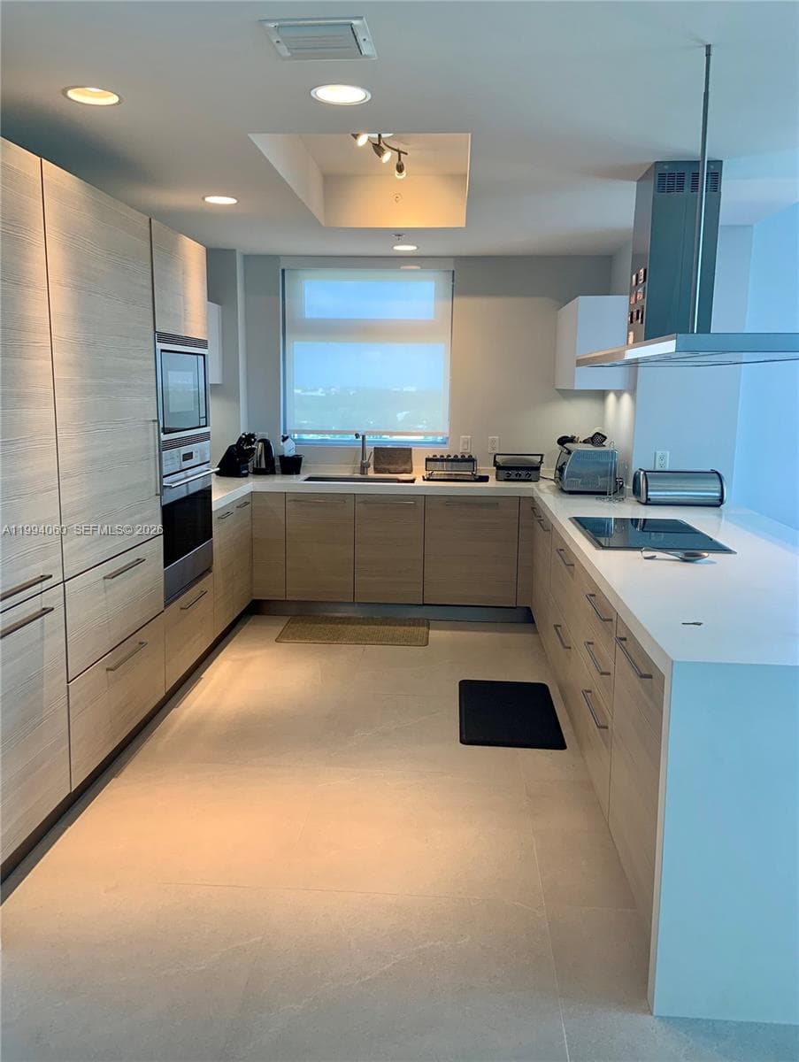 17301 Biscayne Blvd # 1602, North Miami Beach FL 33160 — 9