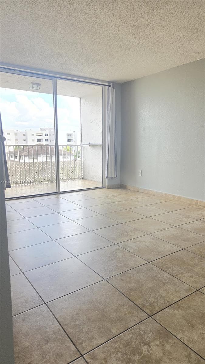 8075 NW 7th St # 401, Miami FL 33126 — 9