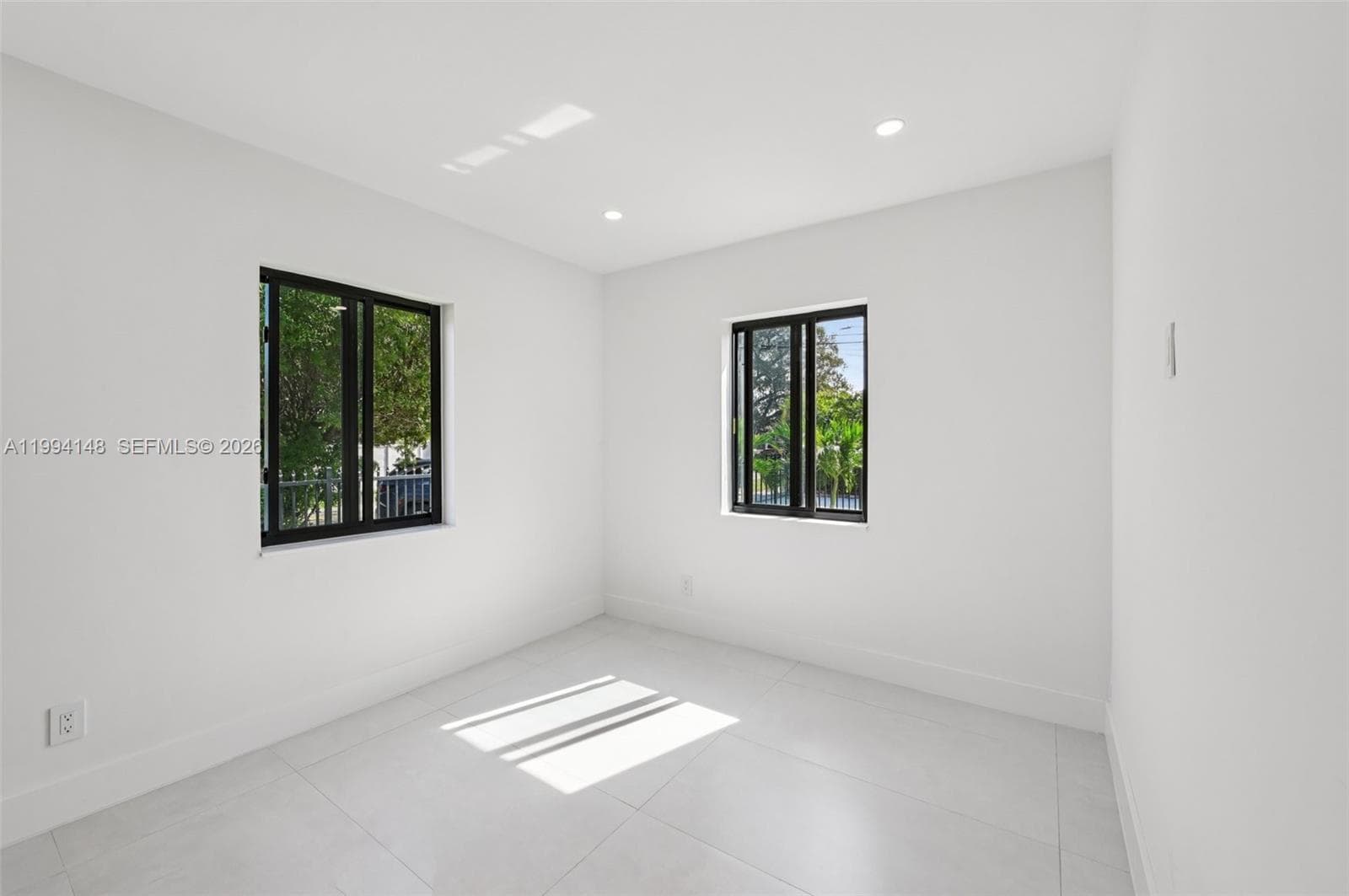 5152 SW 6th St, Miami FL 33134 — 33
