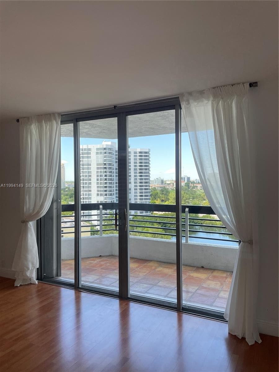 3530 Mystic Pointe Dr # 1509, Aventura FL 33180 — 1