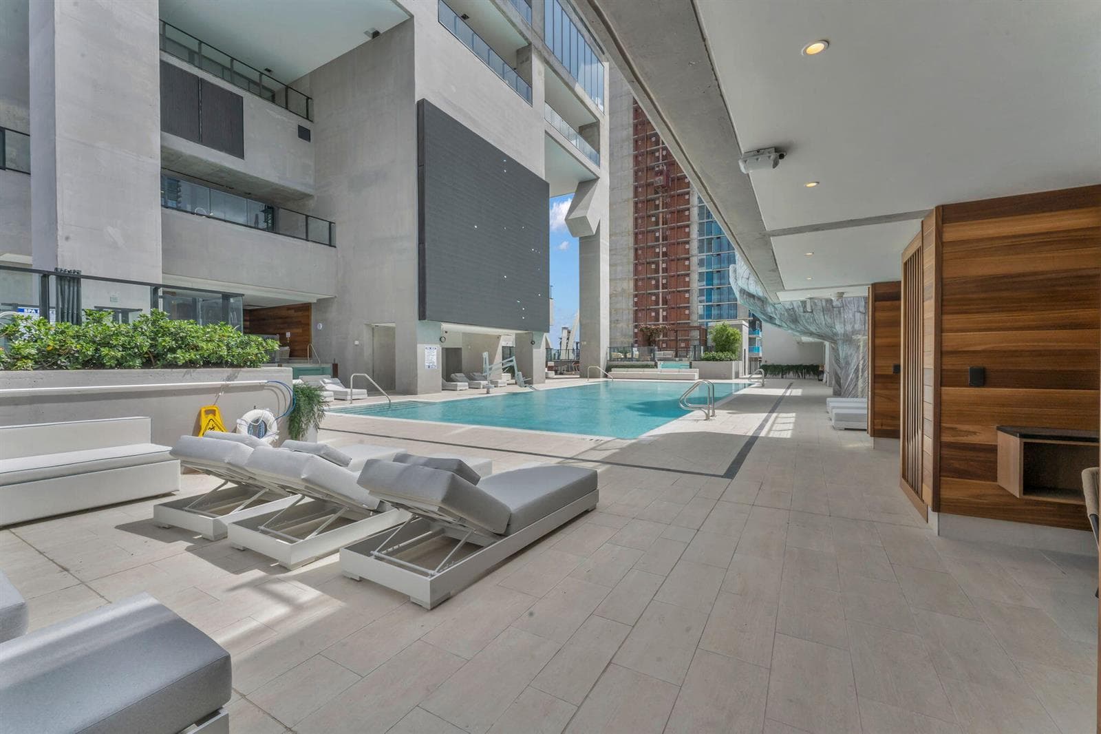 20 NE 11th Street # 3205, Miami FL 33132 — 13