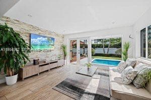 3551 E Glencoe St, Miami FL 33133 — 10