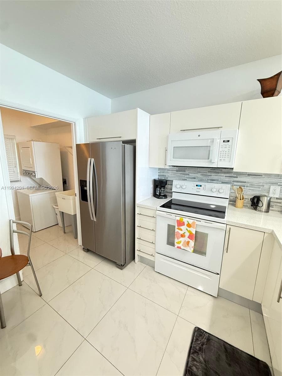 Marina Bay Club Condo Hot, Sunny Isles Beach, FL — 14