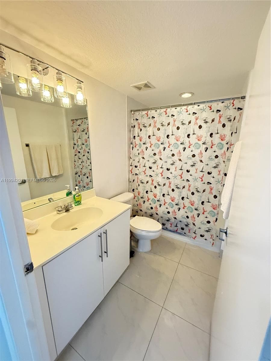 Marina Bay Club Condo Hot, Sunny Isles Beach, FL — 21