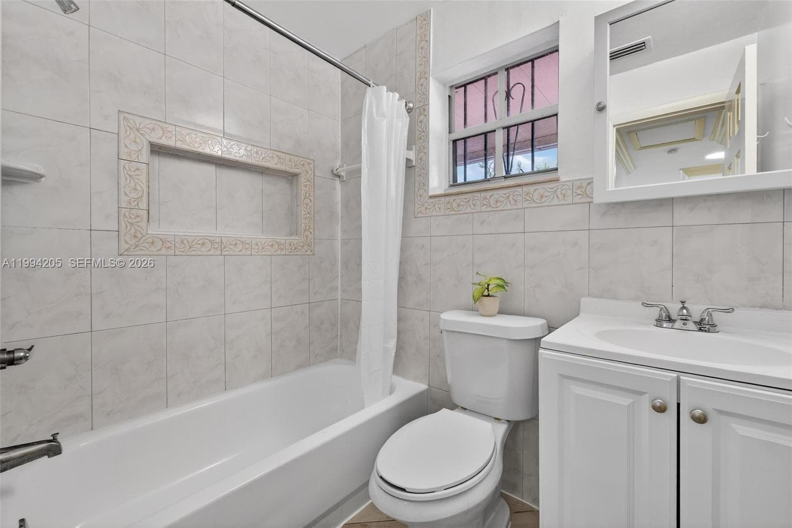3147 Mcdonald St, Miami FL 33133 — 17