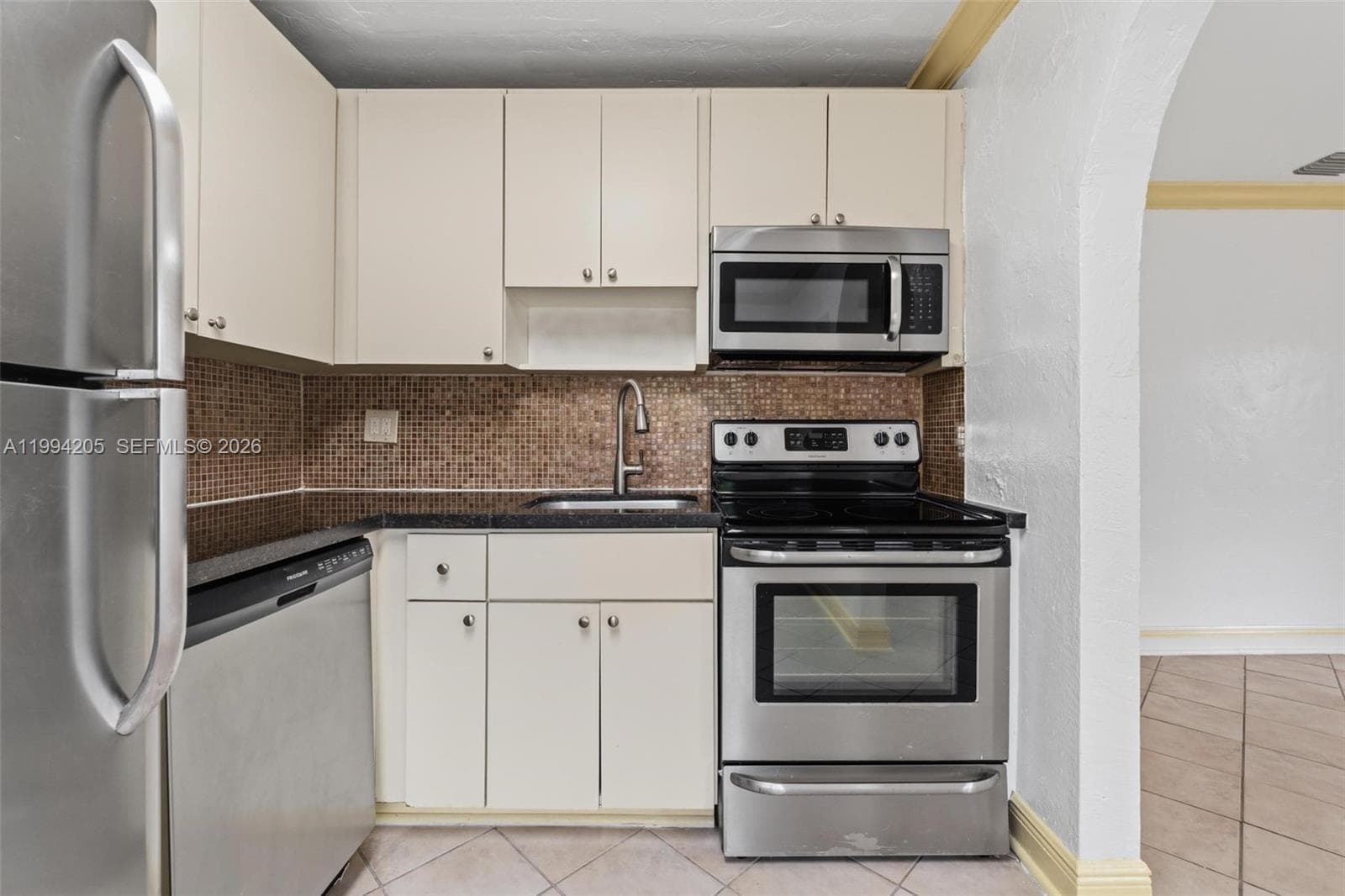 3147 Mcdonald St, Miami FL 33133 — 10
