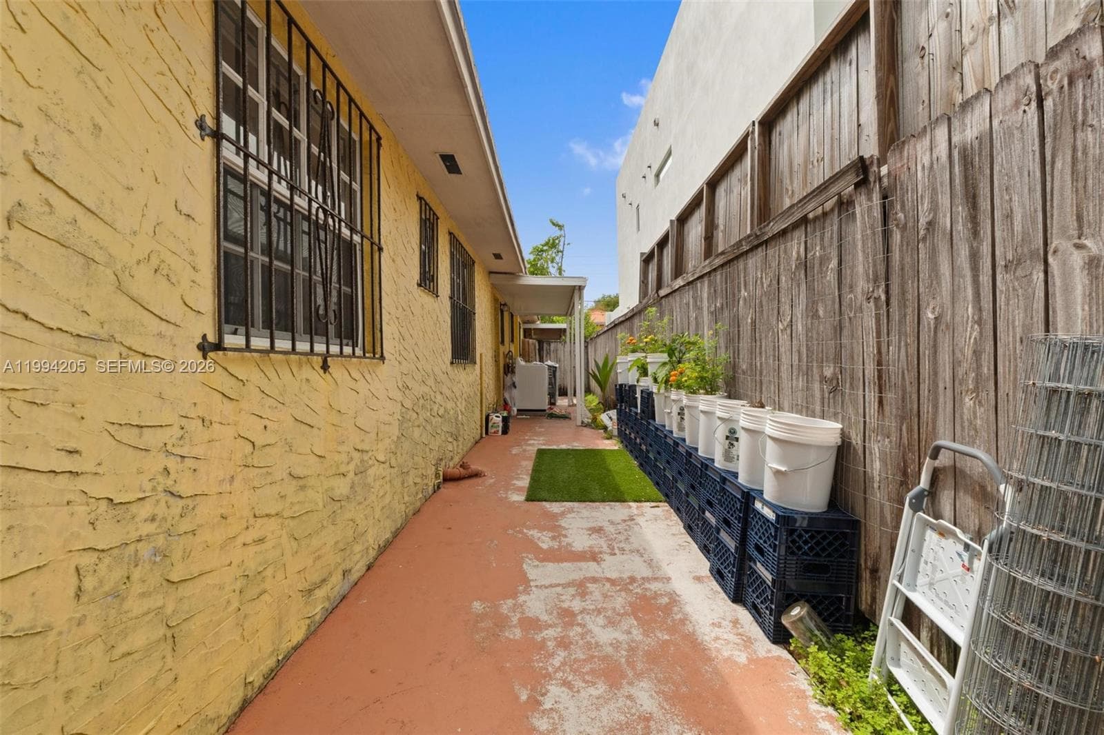 3147 Mcdonald St, Miami FL 33133 — 35