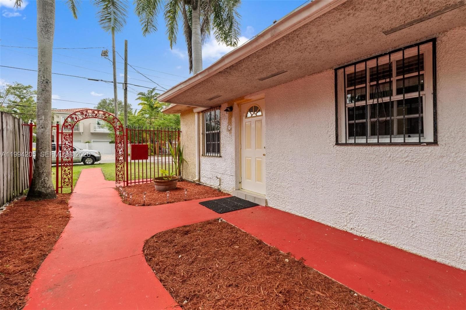 3147 Mcdonald St, Miami FL 33133 — 4