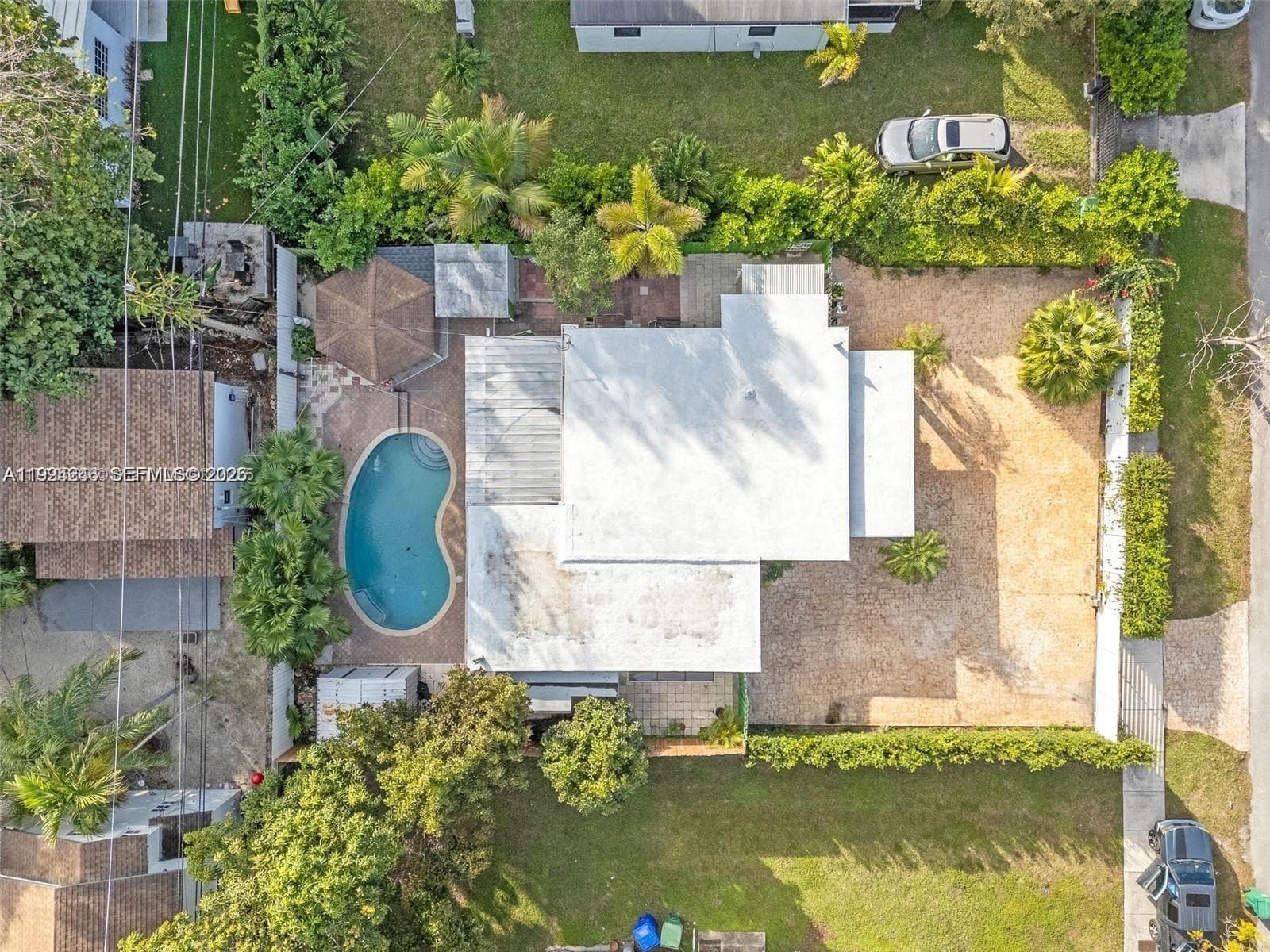 3800 Charles Ter, Miami FL 33133 — 17