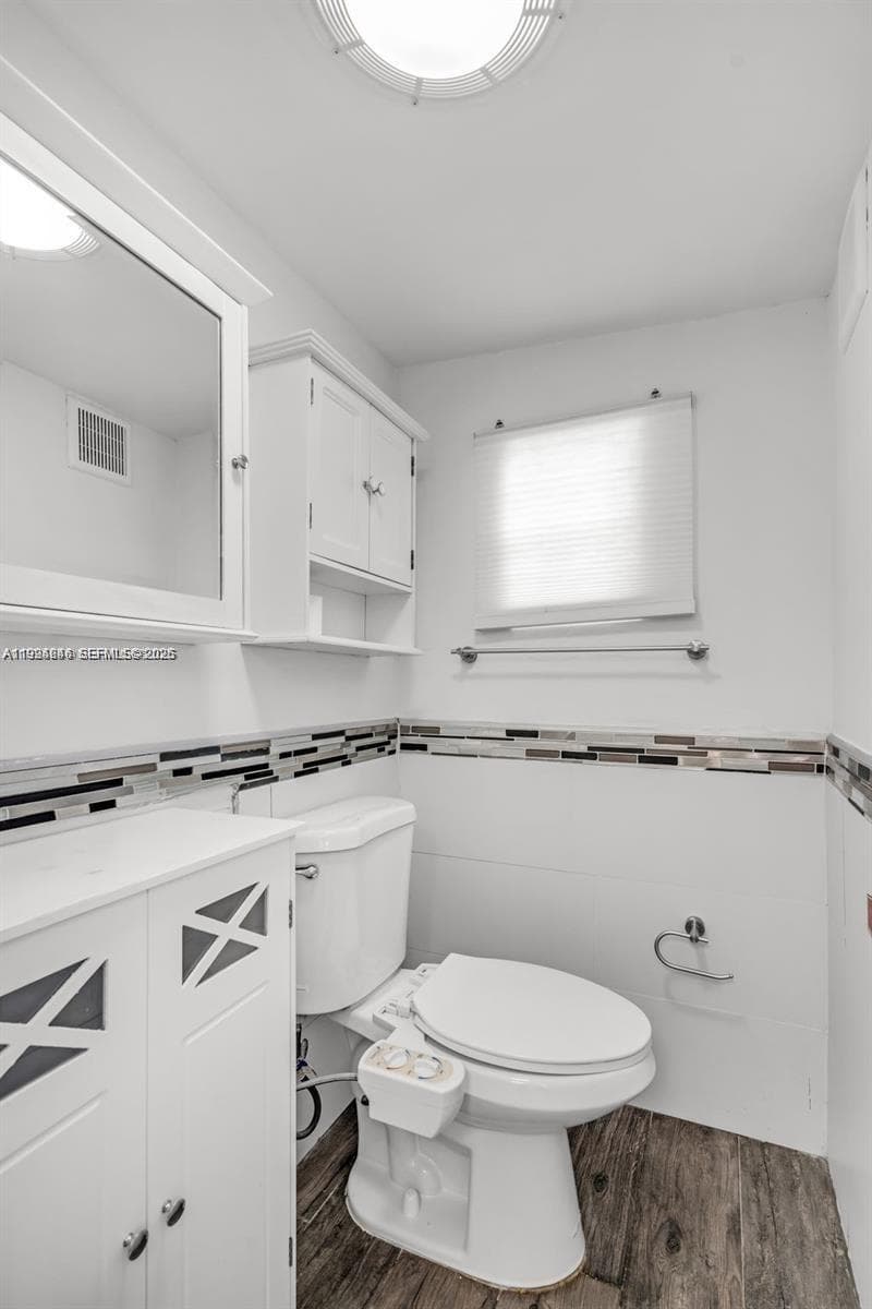 3800 Charles Ter, Miami FL 33133 — 10