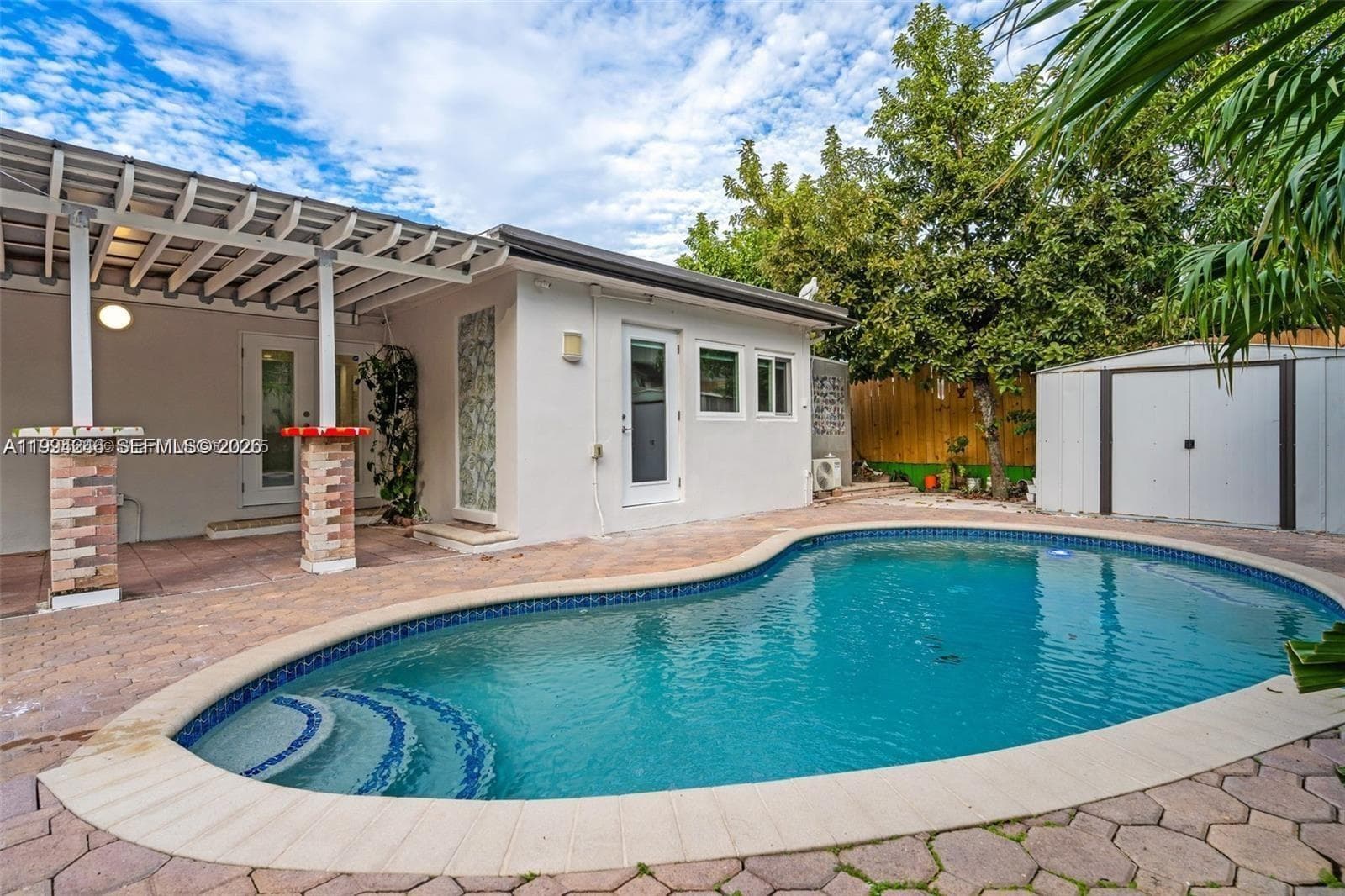 3800 Charles Ter, Miami FL 33133 — 15