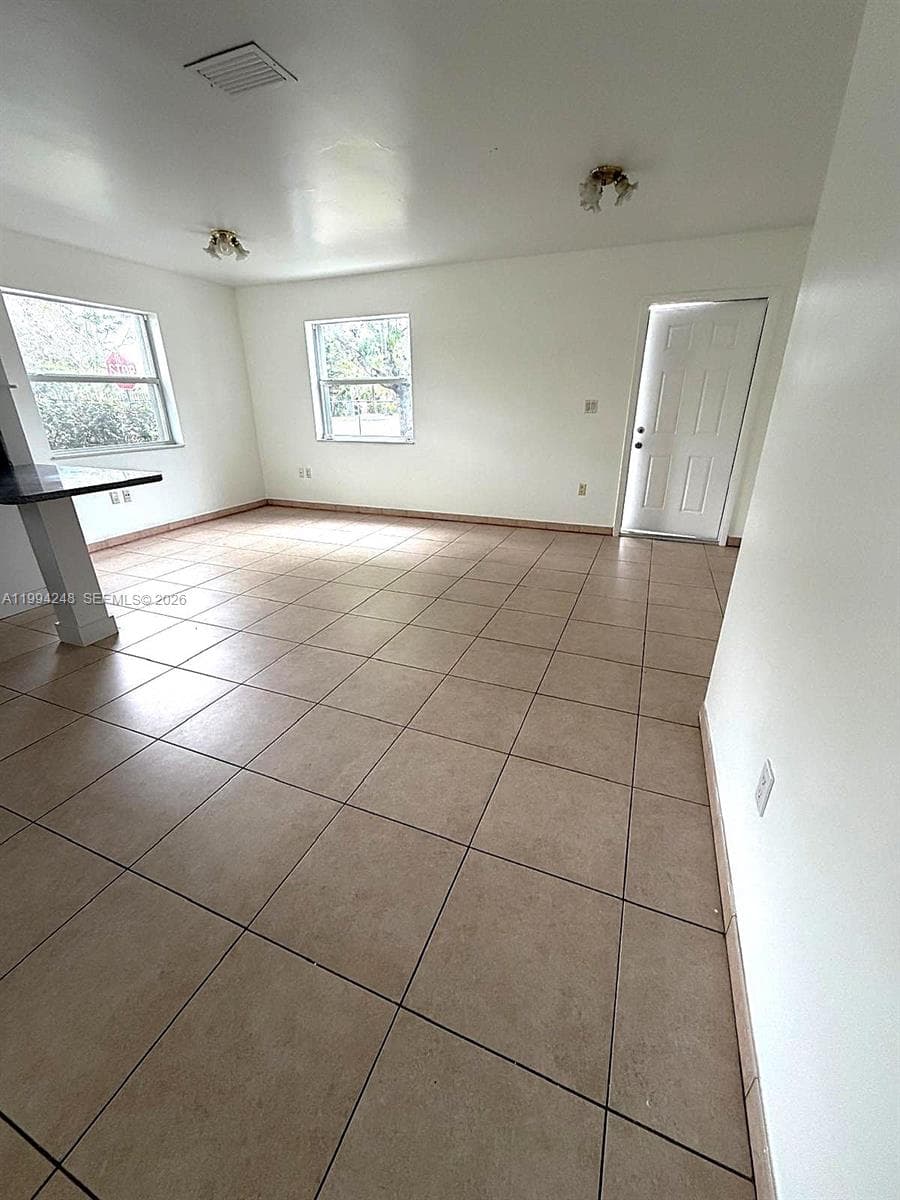 14140 NE 2 CT # 2, Miami FL 33161 — 3