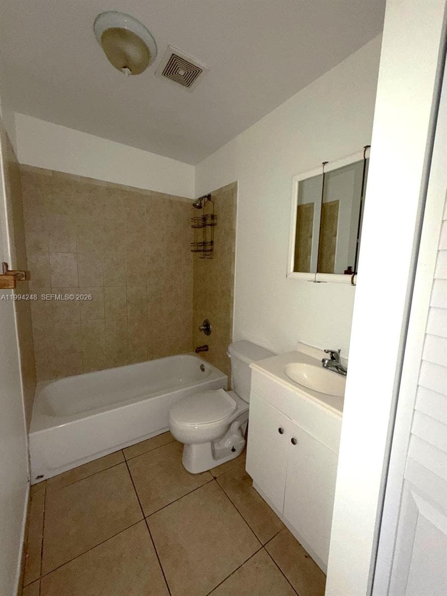 14140 NE 2 CT # 2, Miami FL 33161 — 5