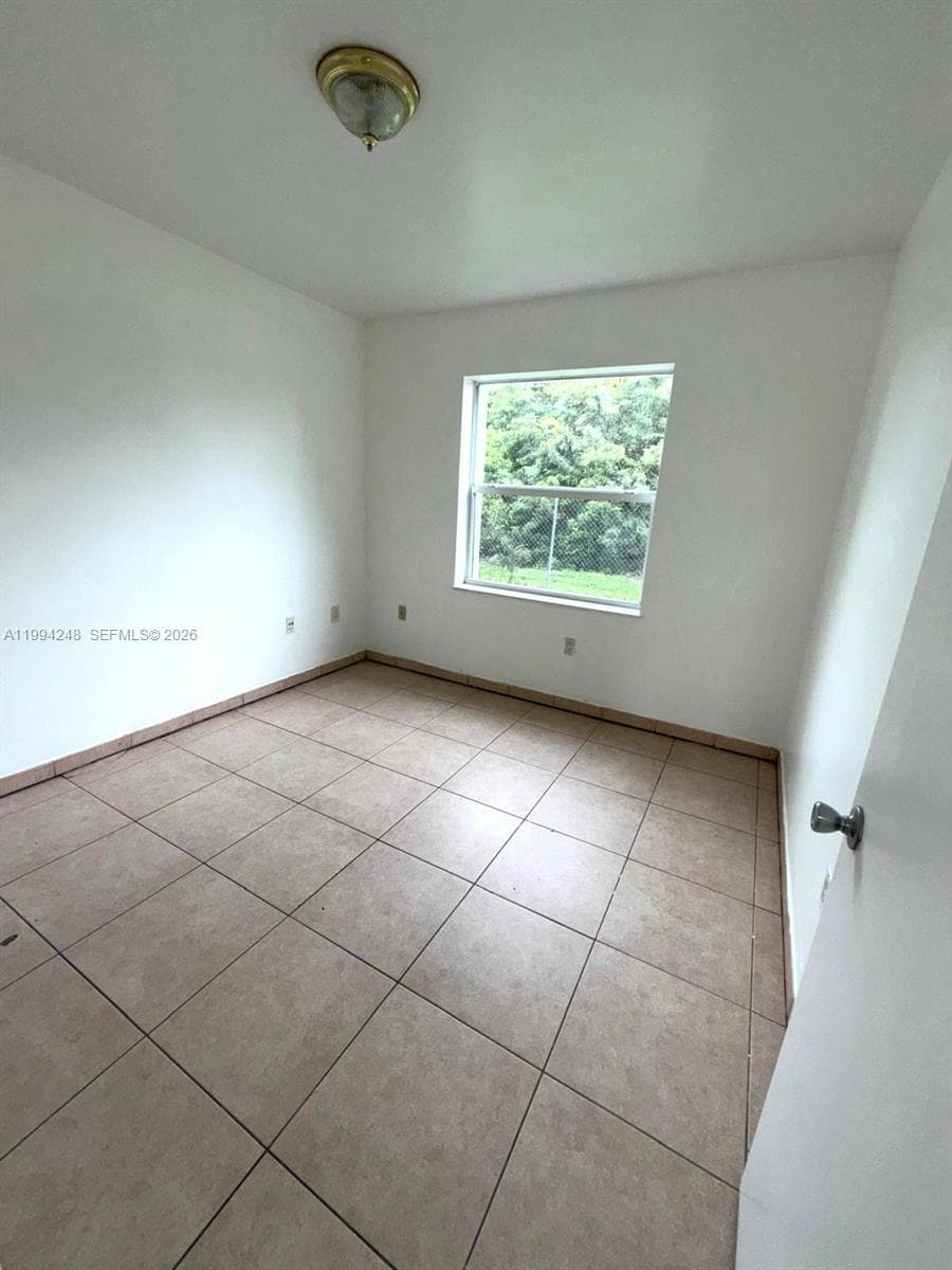 14140 NE 2 CT # 2, Miami FL 33161 — 10