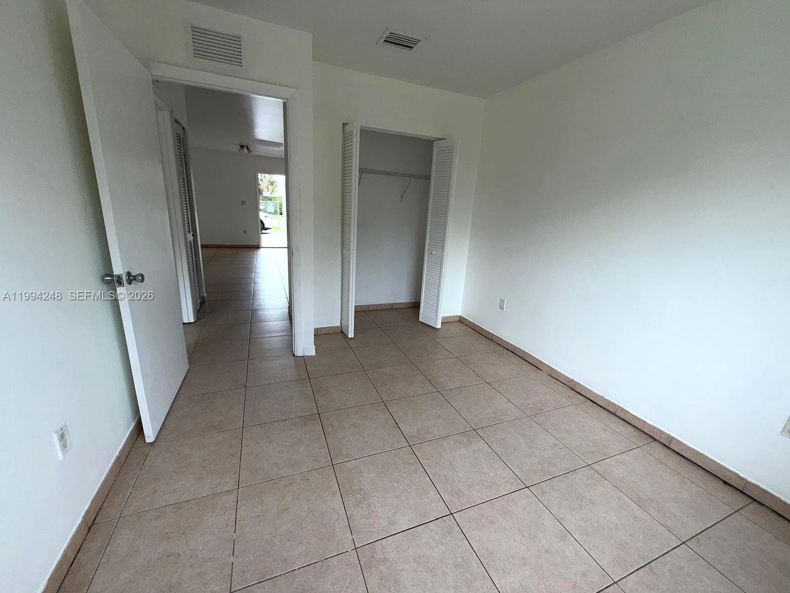 14140 NE 2 CT # 2, Miami FL 33161 — 11